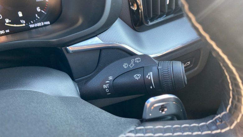 Volvo Xc60 2.0 B4D R DESIGN Pro 5dr AWD Geartronic Diesel Estate